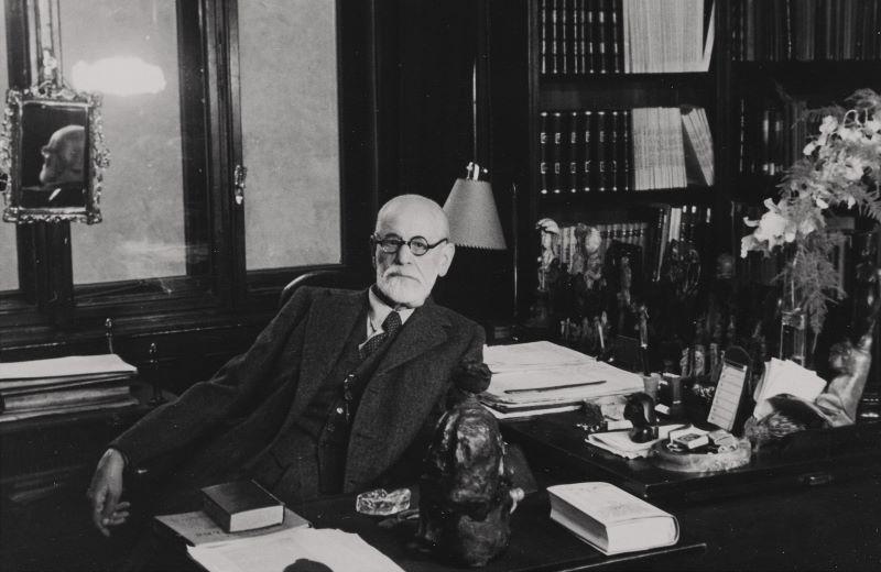 6 Teori Freud Sang Legenda Psikologi, Sering Kamu Alami Lho!