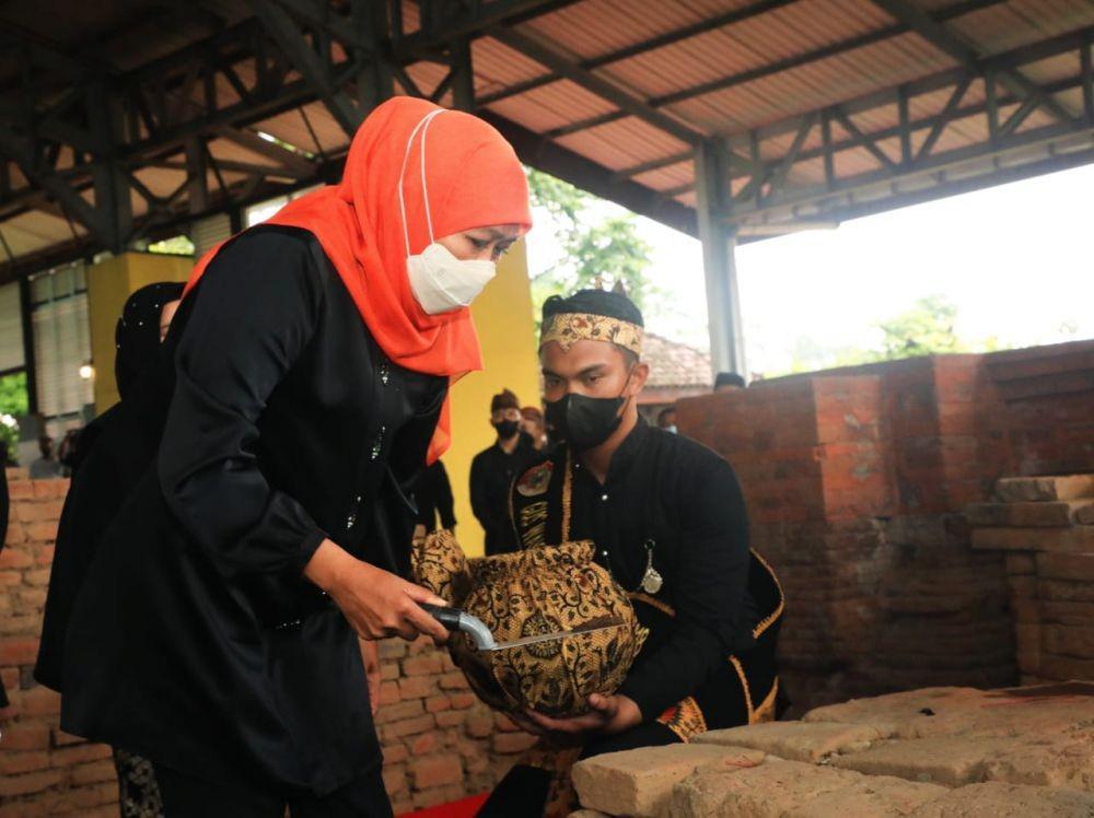 Hari Ini, Khofifah Bawa Air dan Tanah Kedaton Majapahit ke IKN