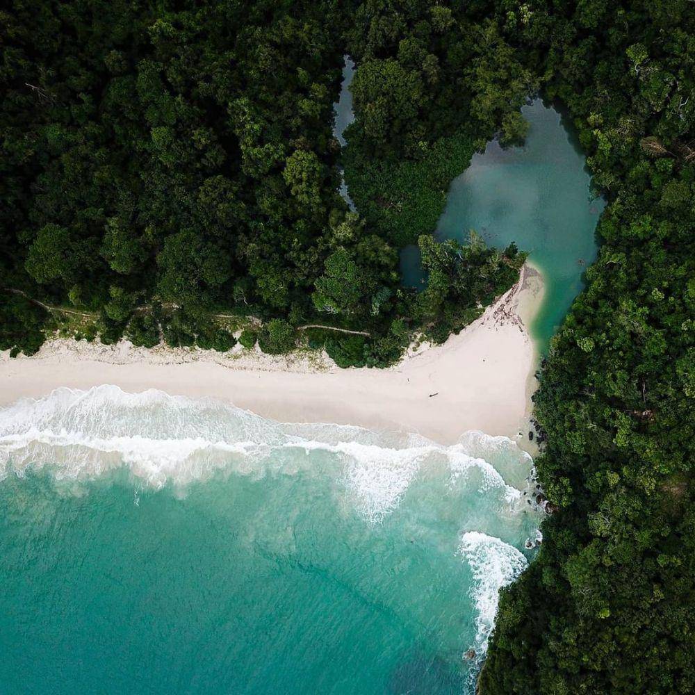 potret Pantai Lailiang (instagram.com/dwiputro_n)
