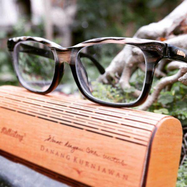 Kalléstory (instagram.com/kallestory.eyewear)