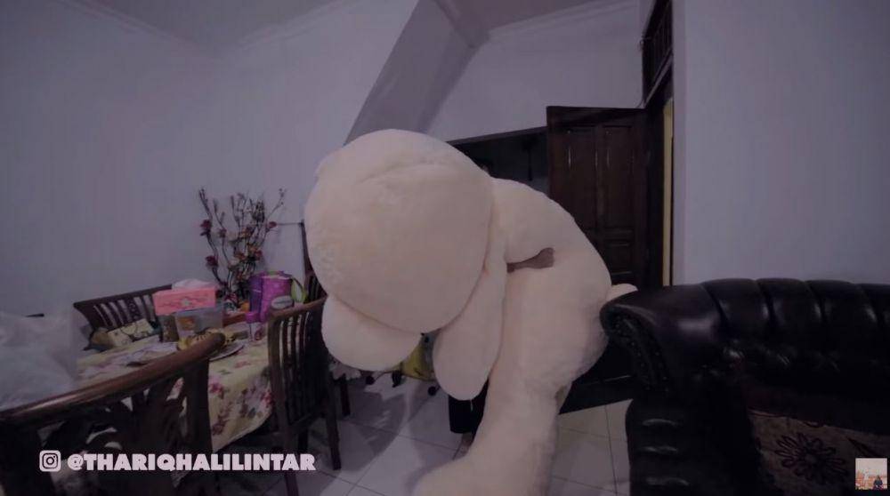 potret rumah Haji Faisal (YouTube.com/Thariq Halilintar)