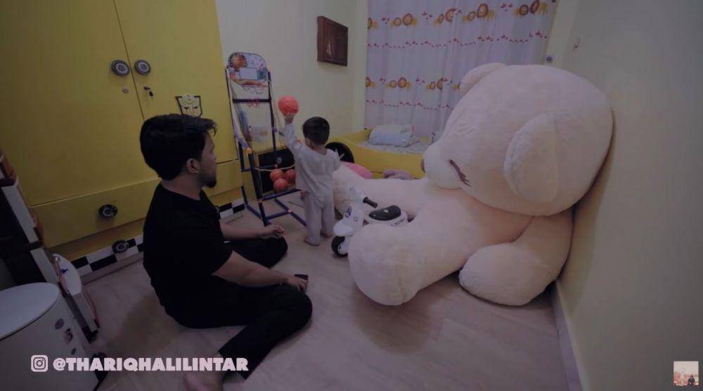 potret rumah Haji Faisal (YouTube.com/Thariq Halilintar)