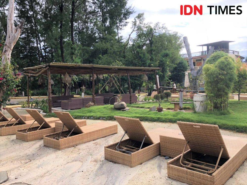 Suasana taman di Pearl of Trawangan (IDN Times/Naufal Al Rahman)