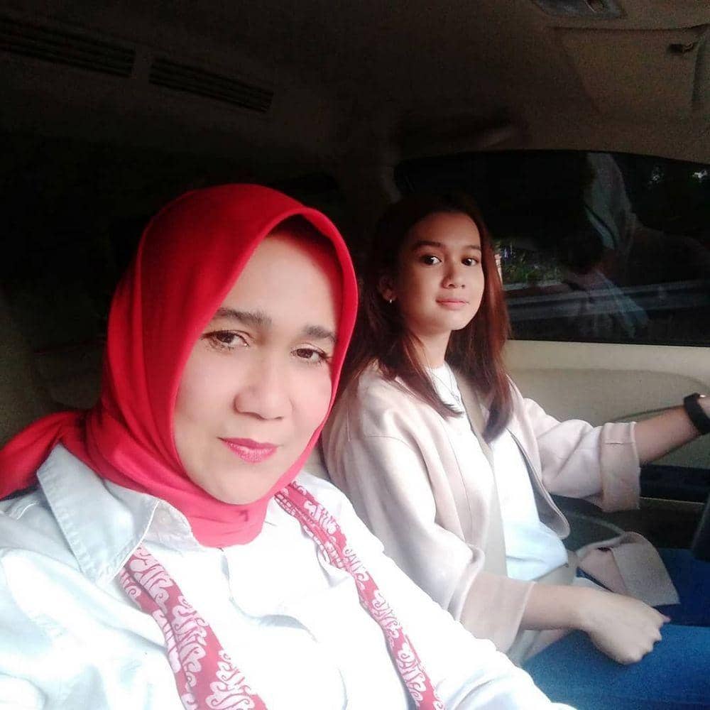 Dea Annisa (Instagram.com/masayuchairany)