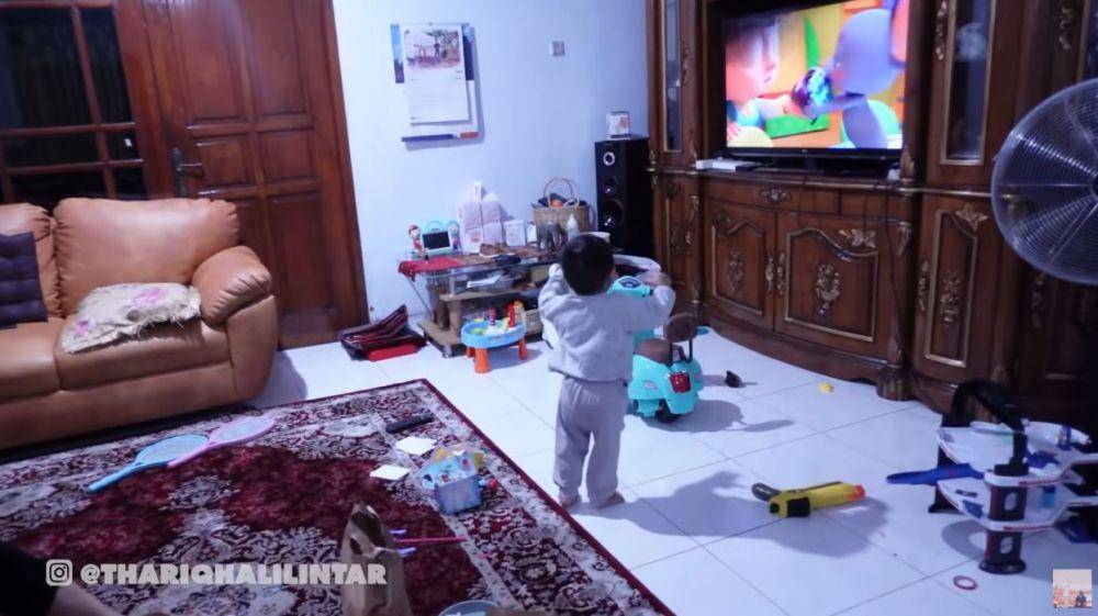 potret rumah Haji Faisal (YouTube.com/Thariq Halilintar)