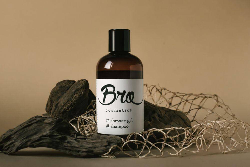 Ilustrasi produk sampo (unsplash.com/Alina Rubo)