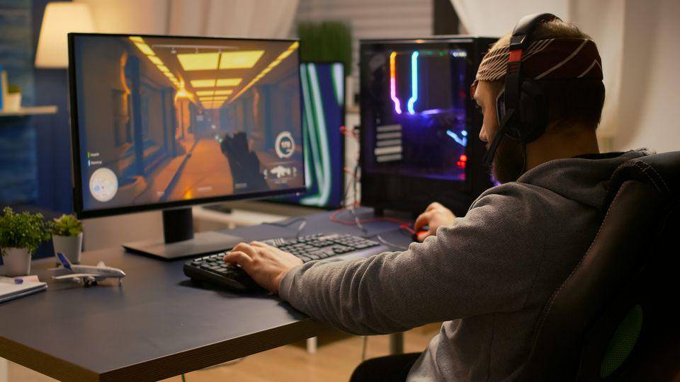 Gamer (Freepik.com/DCStudio)