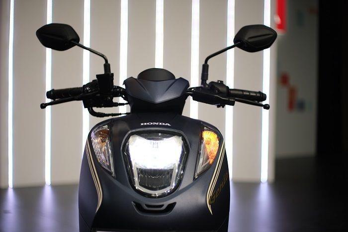 Honda Genio vs Yamaha Fino, Siapa Paling Lincah?