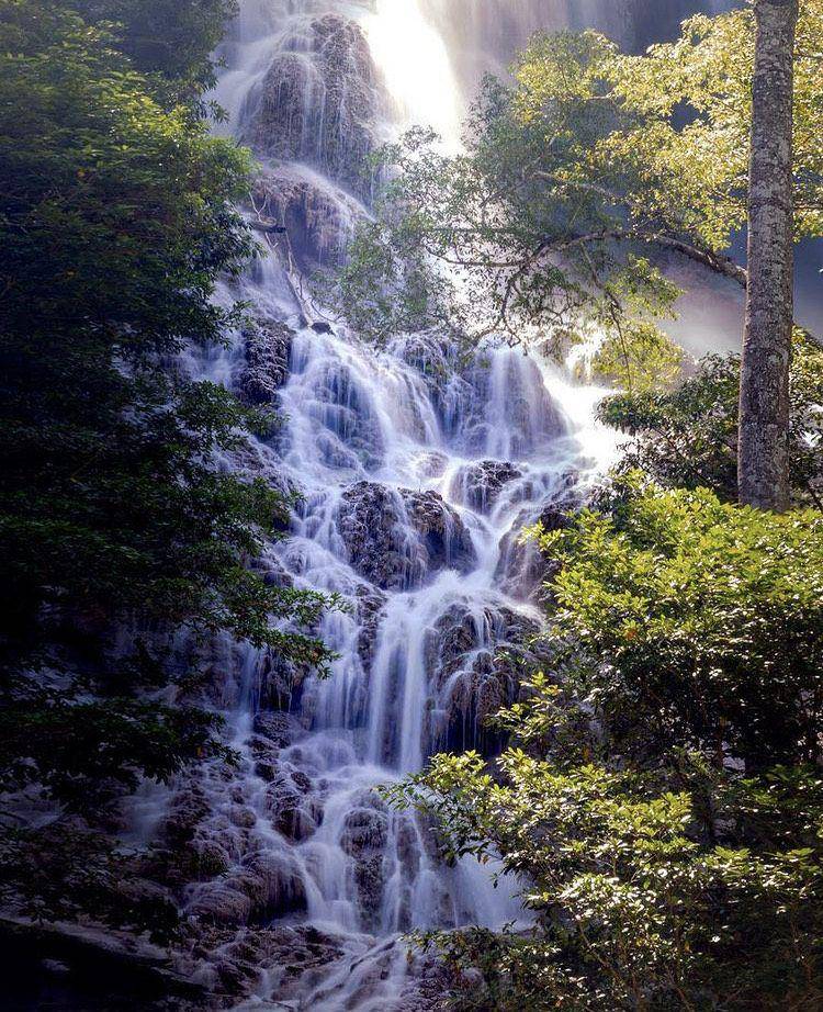 Air Terjun Lapopu (instagram.com/sebastiencosson)