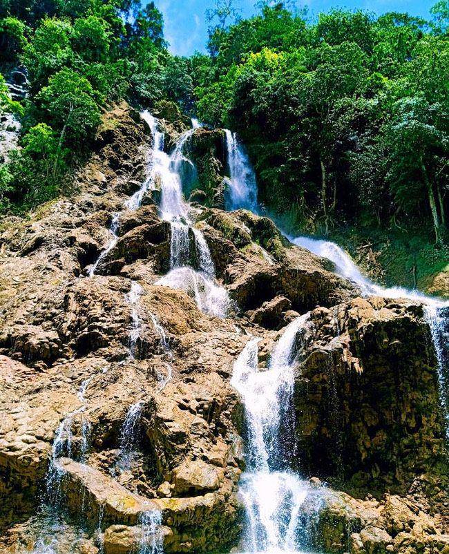 Air Terjun Lapopu (instagram.com/zara_ura)