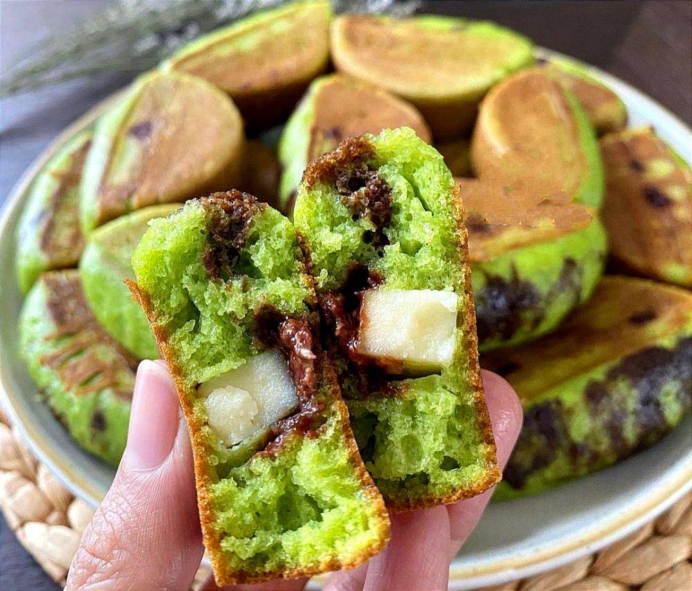 ilustrasi pukis pandan cokelat keju yang empuk dan lumer (instagram.com/lisagunawan05)