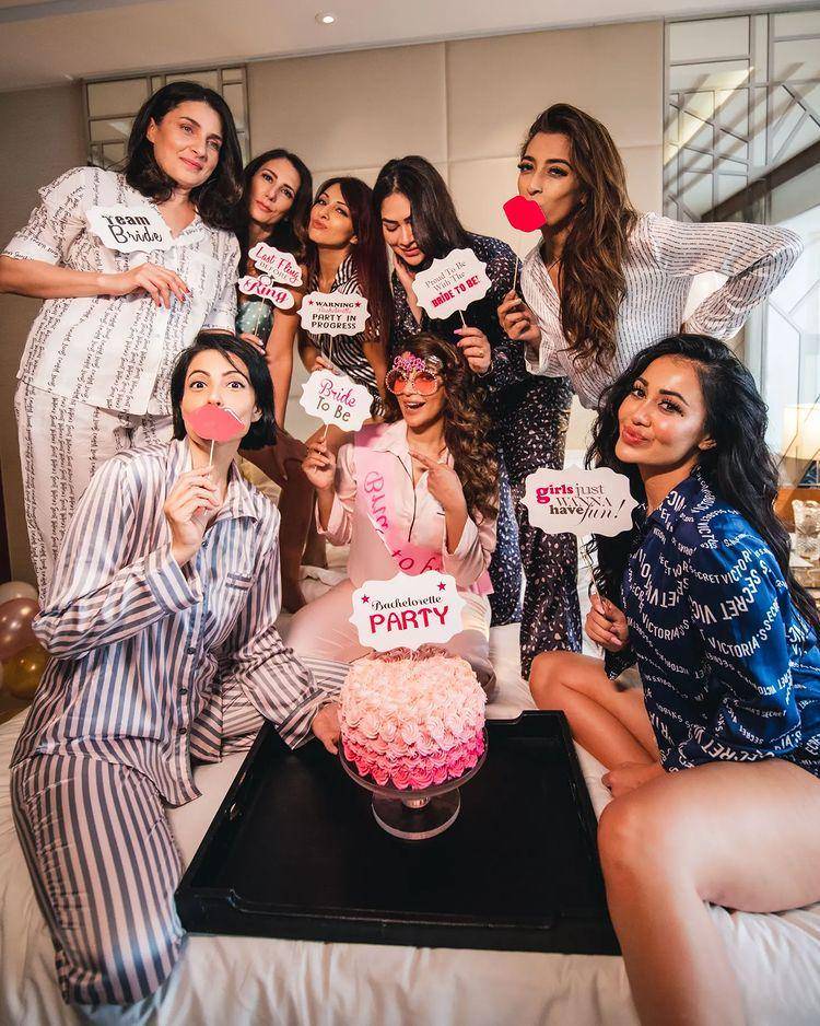 bridal shower Shama Sikander (instagrm.com/shamasikander)