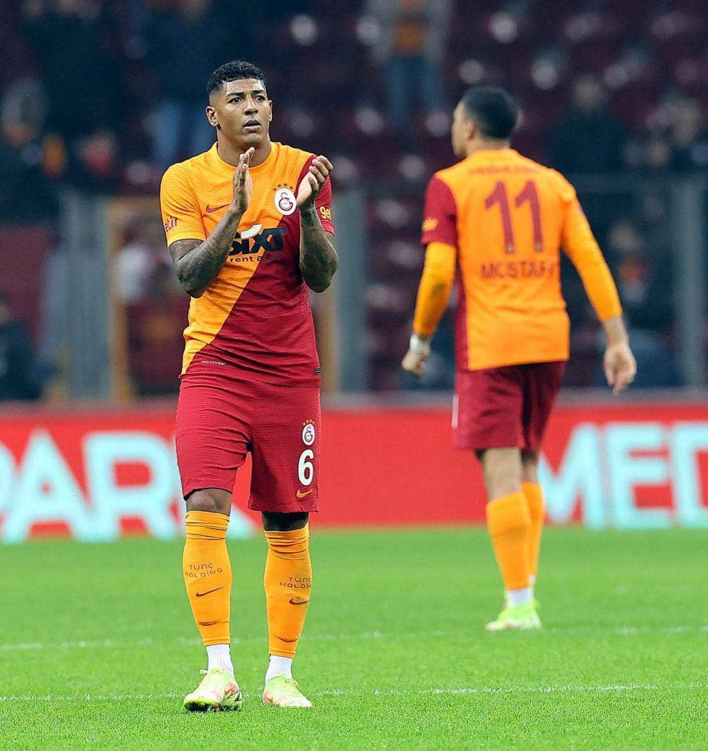 Patrick van Aanholt saat memperkuat Galatasaray. (instagram.com/patrickvanaanholt)