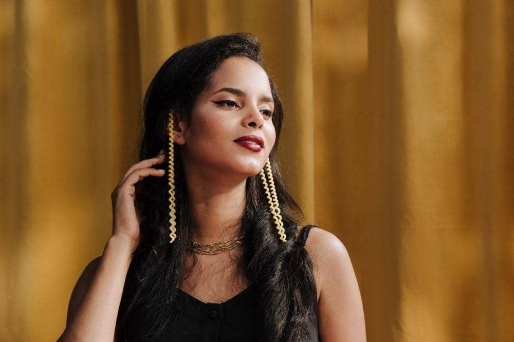 ilustrasi perempuan angkuh (pexels.com/Ron Lach)