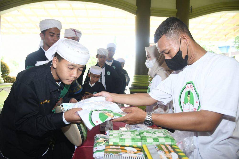 Ratusan mahasiswa santri (Mahasantri) mendeklarasikan dukungan kepada Gubernur Jawa Tengah, Ganjar Pranowo sebagai Capres 2024 (Dok. IDN Times)