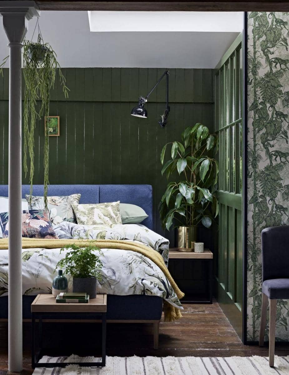 Tanaman gantung untuk kamar tidur. (idealhome.co.uk)