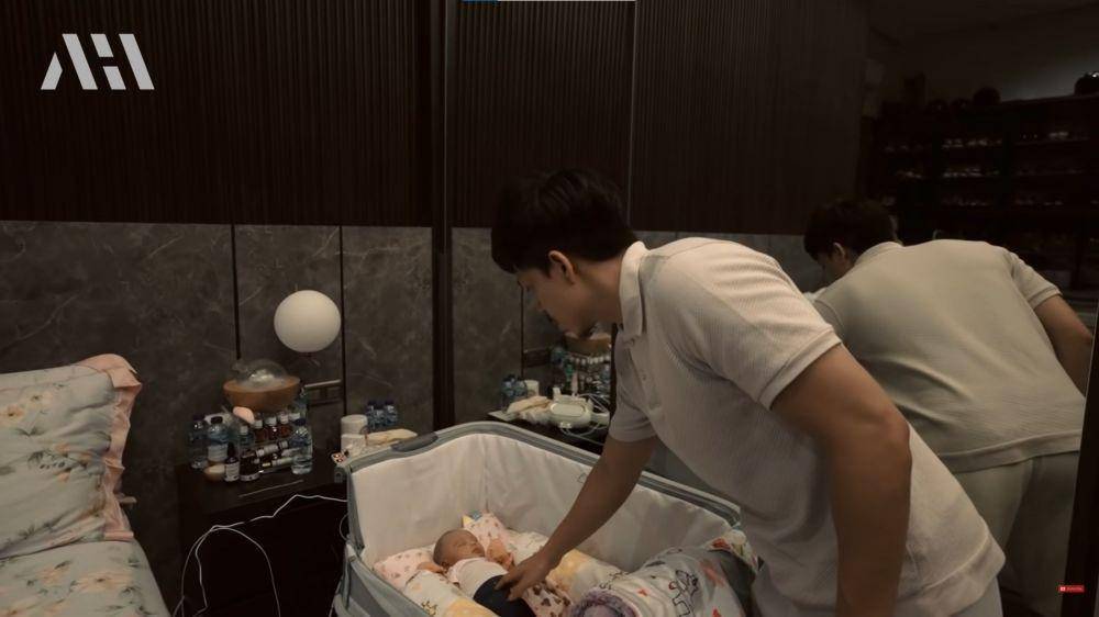 Atta Halilintar asuh baby Ameena seharian (YouTube.com/AH/)