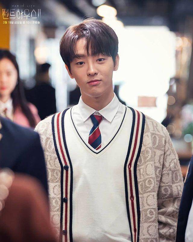 Lee Tae Vin di drama The Penthouse (instagram.com/taevin.lee)
