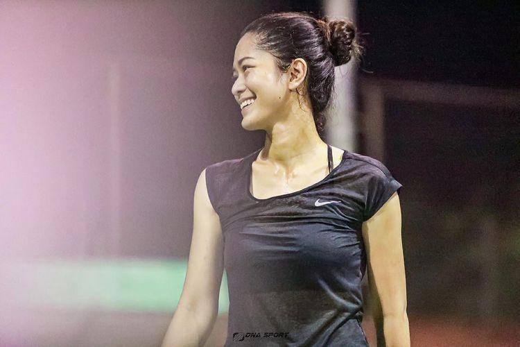 potret Prisia bermain tennis (instagram.com/prisia)