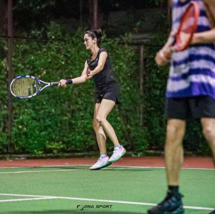 potret Prisia bermain tennis (instagram.com/prisia)