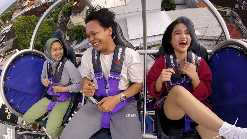 Liburan Fuji di 5GX Bali (youtube.com/vanessaangeltv)