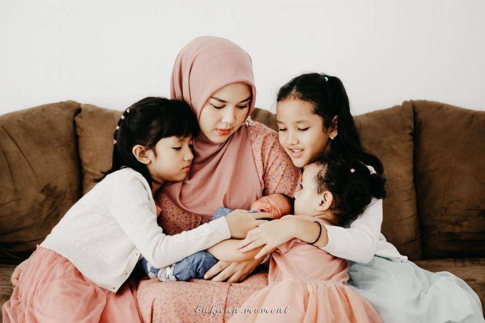 potret Ratu Annisa dan keempat anaknya (instagram.com/queen.annisa)