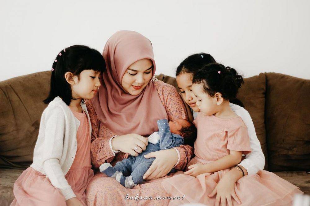 potret Ratu Annisa dan keempat anaknya (instagram.com/queen.annisa)