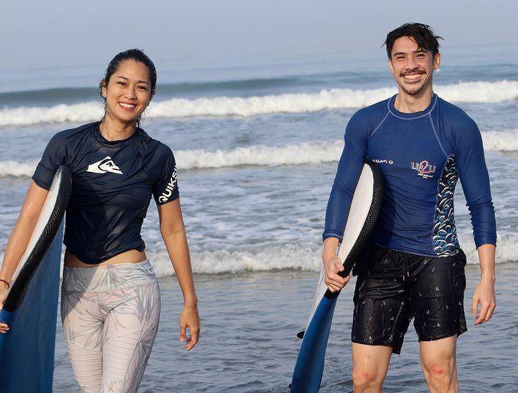 potret Prisia olahraga selancar (instagram.com/prisia)