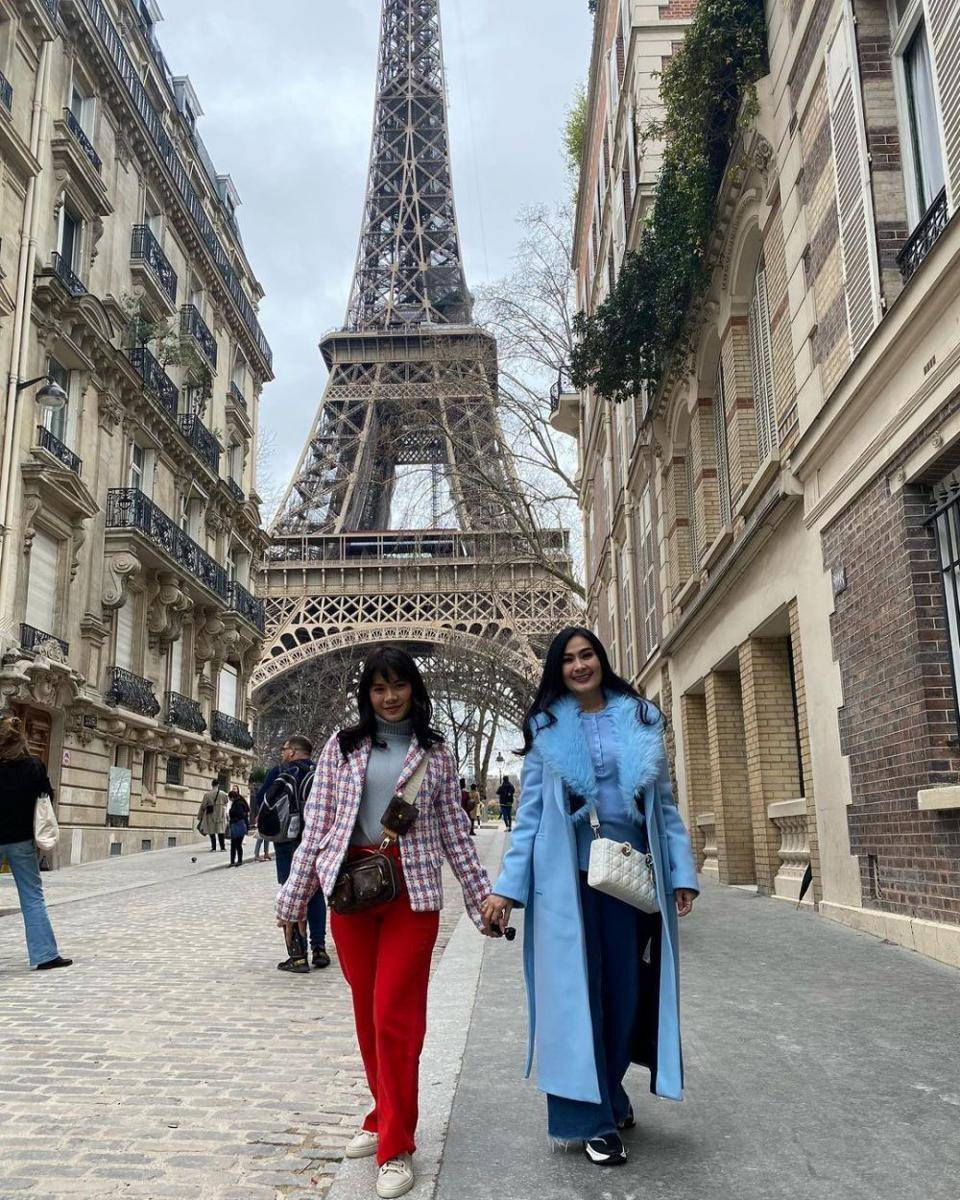 potret Iis Dahlia dan putrinya (instagram.com/isdadahlia)