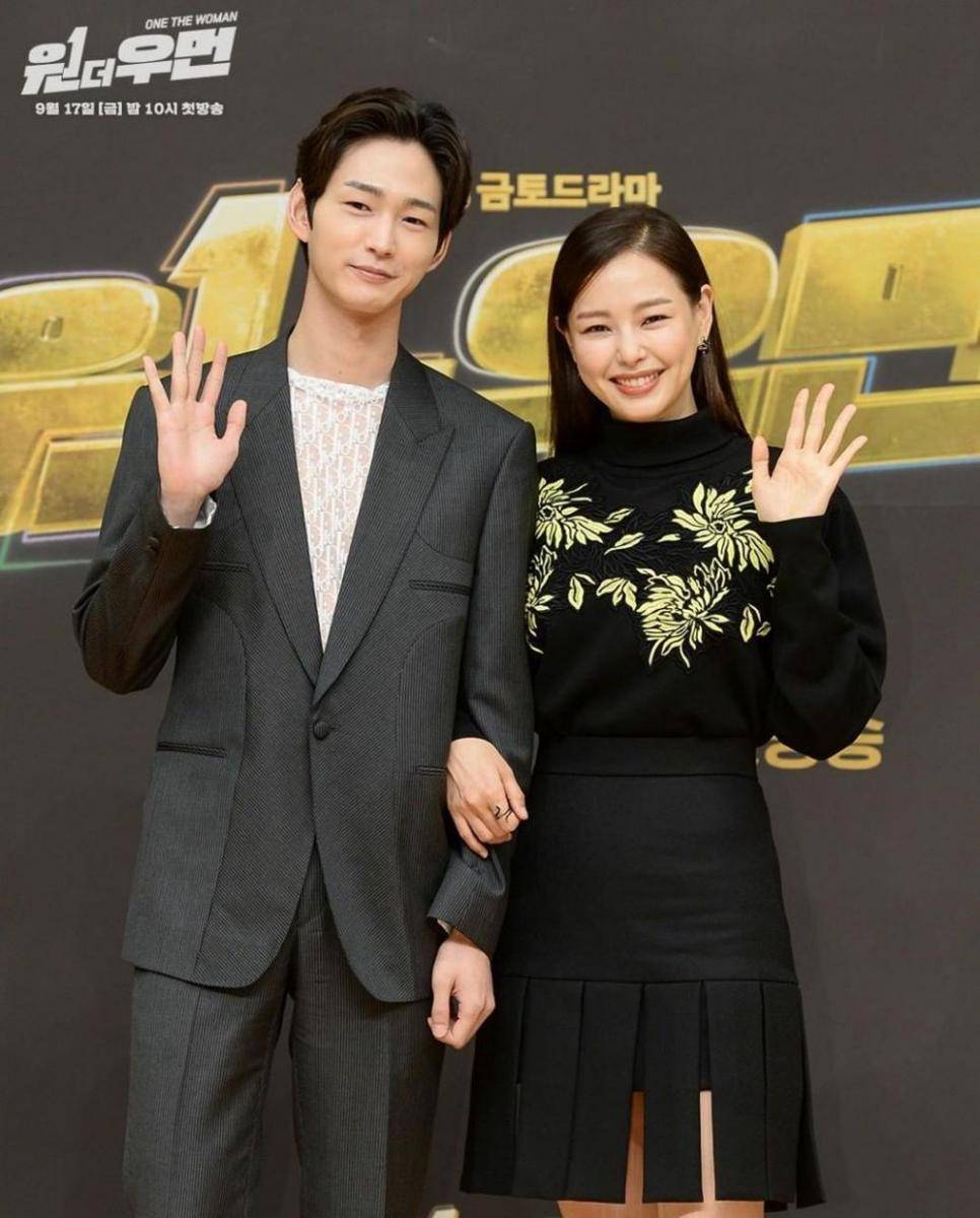 Lee Won Geun dan Honey Lee di drama One the Woman (instagram.com/sbsdrama.official)