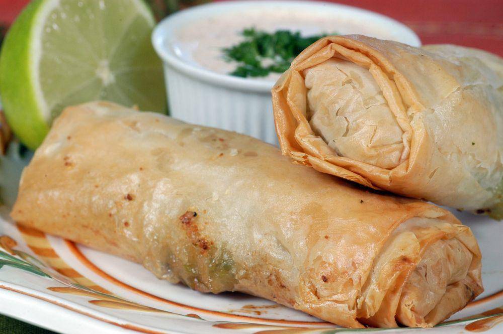 ilustrasi lumpia goreng kari ayam (pixabay.com/kbmars)