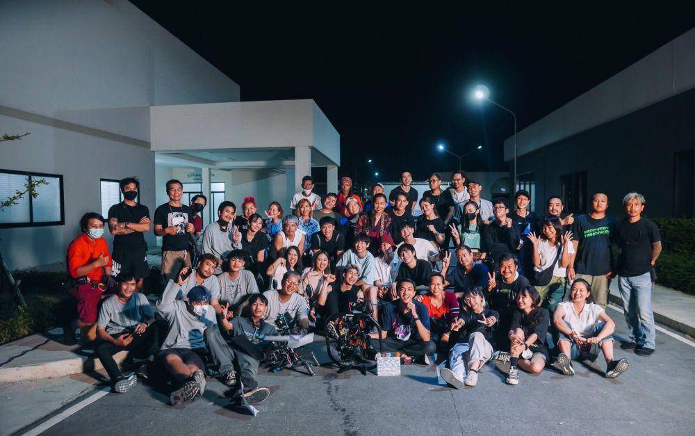 Seluruh tim produksi yang terlibat di serial Not Me. (twitter.com/noolekcraze)