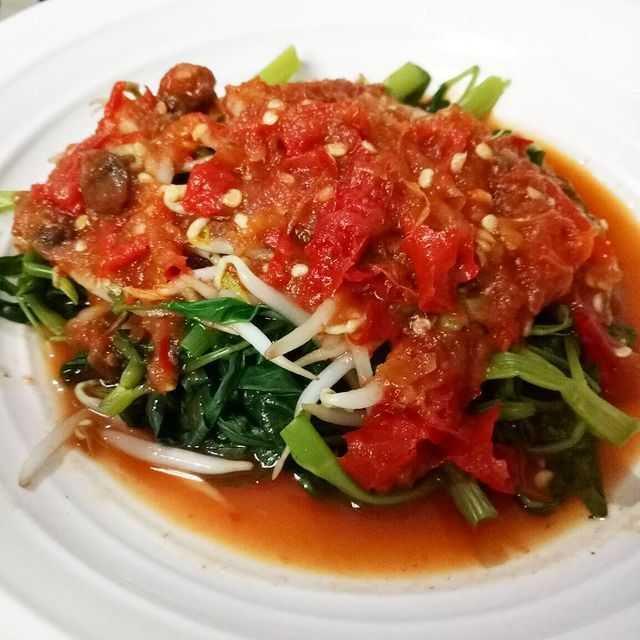 Resep Rujak Kangkung Khas Kuningan, Kudapan Nikmat di Siang Hari