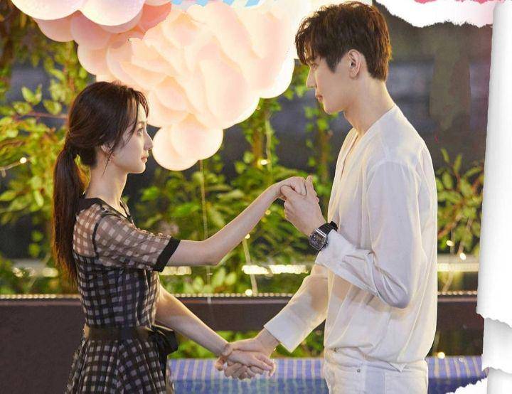 cuplikan penampilan Yan Xi dan Xu Xiao Nuo di drama Maybe It's Love (dok. WeTV/Maybe It's Love)