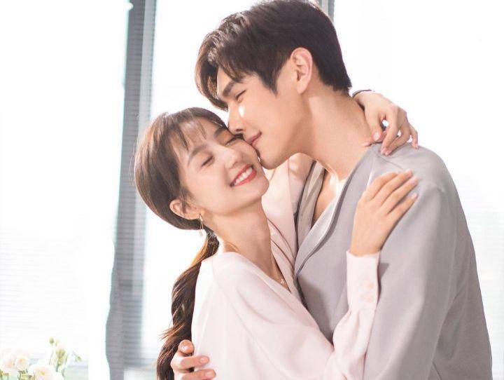 cuplikan penampilan Yan Xi dan Xu Xiao Nuo di drama Maybe It's Love (dok. WeTV/Maybe It's Love)