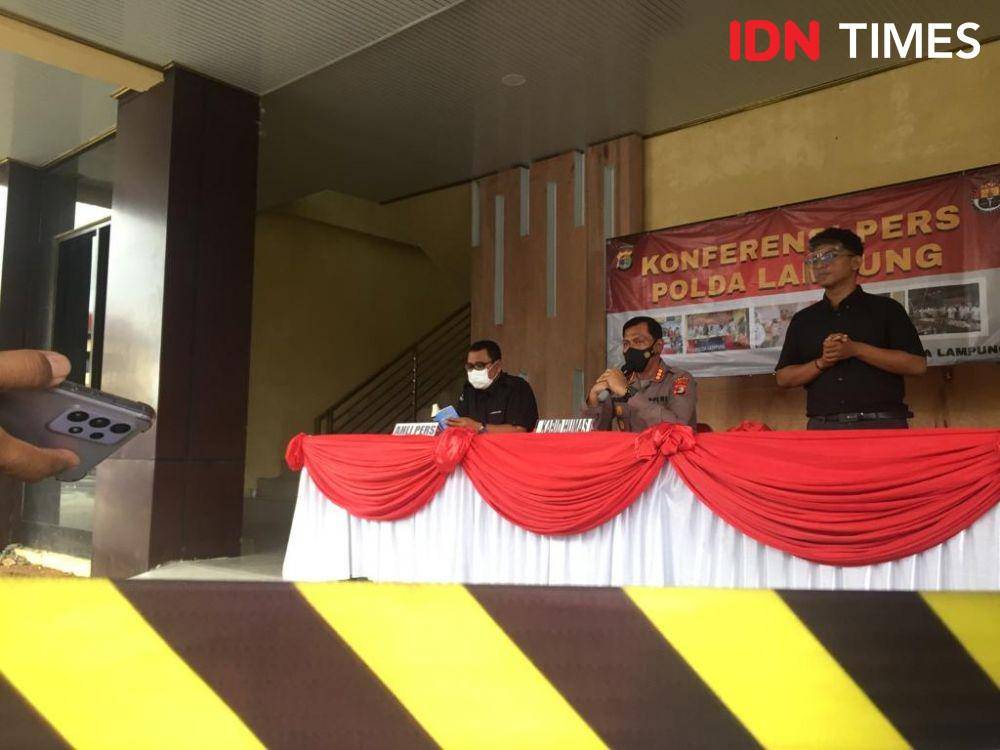 Polda Lampung menegaskan permohonan maaf Ketua Umum Persatuan Pewarta Warga Indonesia (PPWI), Wilson Lalengke (56) tidak akan mempengaruhi proses hukum. (IDN Times/Tama Yudha Wiguna)