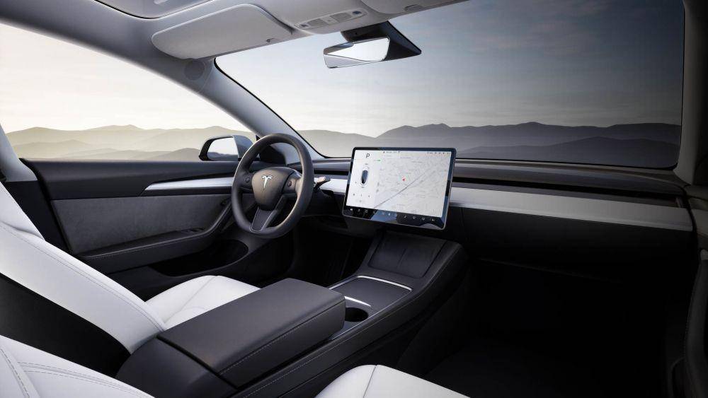 Design Interior Tesla Model 3 (https://www.tesla.com/)