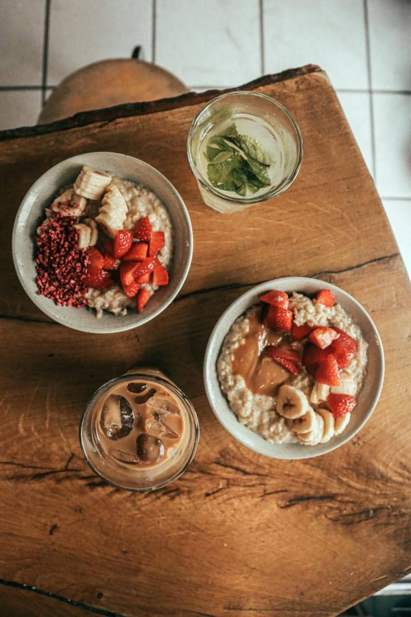 ilustrasi oatmeal dan buah (pexels.com/Cup of Couple)