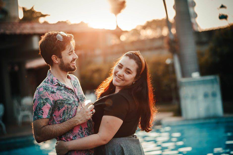 ilustrasi pasangan romantis (pexels.com/Helena Lopes)