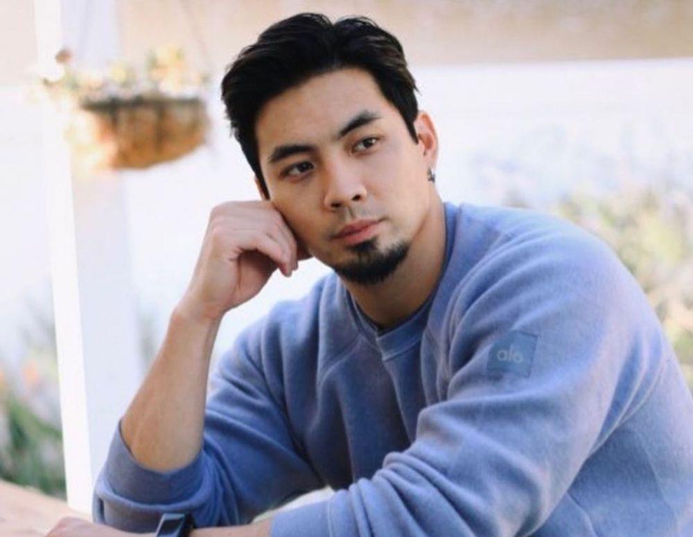 9 Potret Terbaru Yoshi Sudarso yang Betah di Amerika, Semakin Manly!