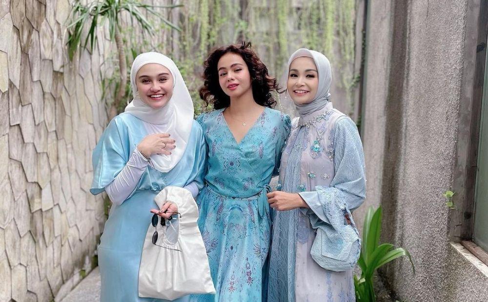 9 Potret Persahabatan Soraya Larasati, Zee Zee, dan Sahila Hisyam