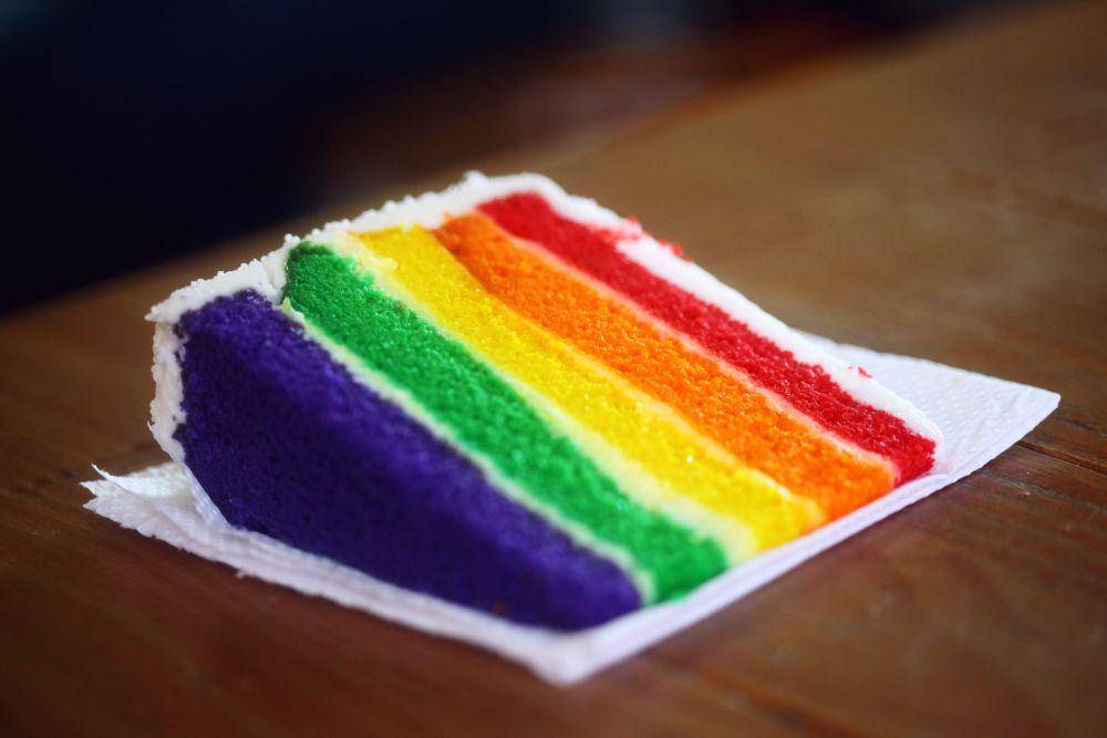 ilustrasi kue dengan selai bluberi (unsplash.com/Sharon McCutcheon)