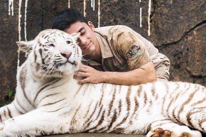 Alshad Ahmad bersama hewan buas (Instagram.com/alshadahmad)
