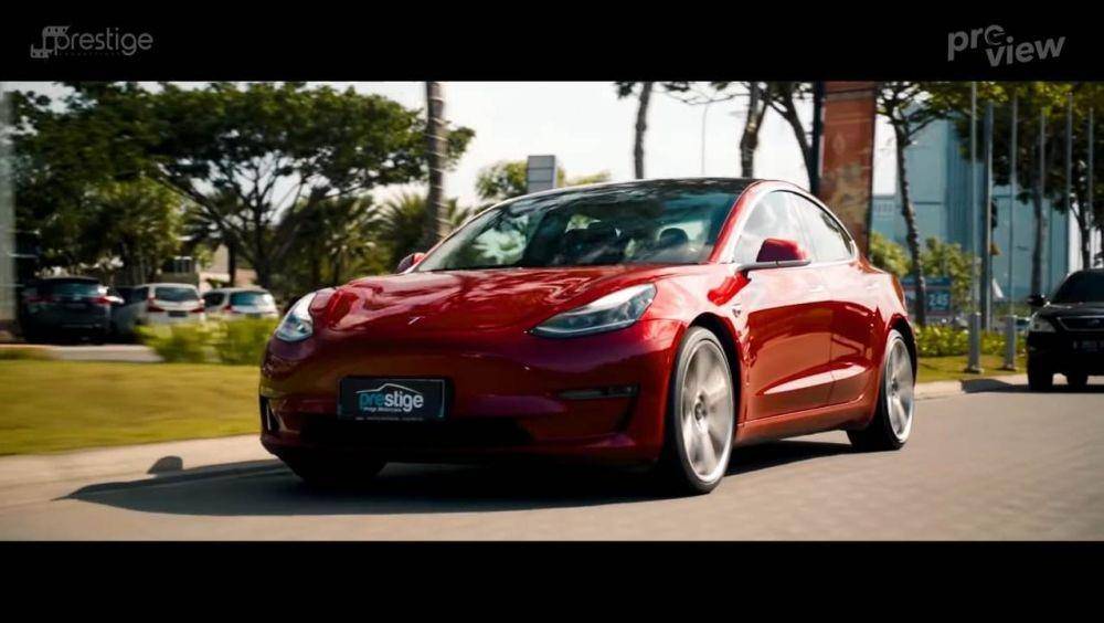 Mobil Tesla Model 3 (youtube.com/Prestige Productions)