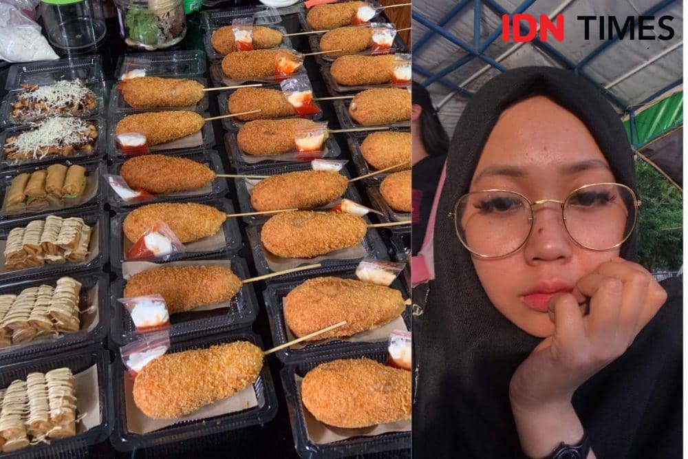 Ayu (28) Pembuat dan Penjual Makanan Khas Korea Takoboki, yang sedang ngehits di kalangan anak muda (Nina/IDN Times)