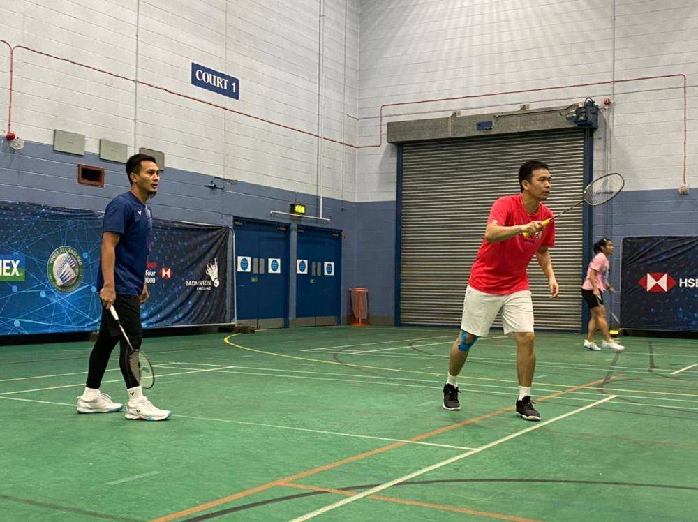 Hendra Setiawan/Mohammad Ahsan berlatih jelang All England 2022 (dok. PP PBSI)