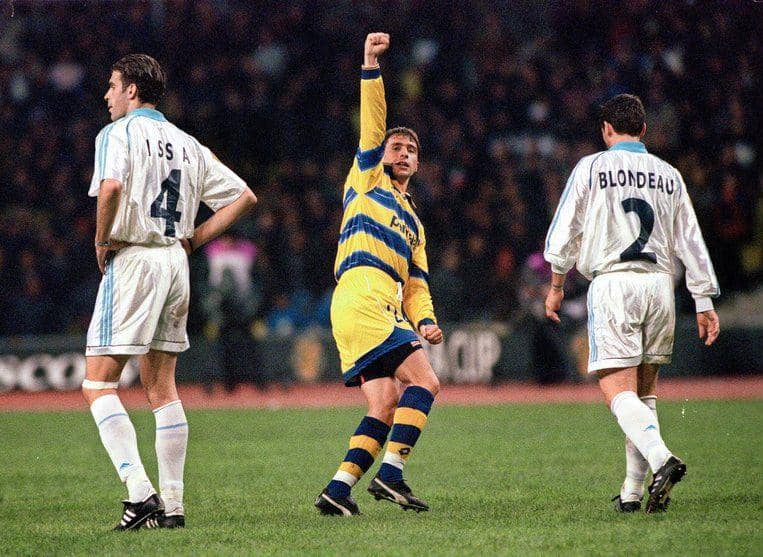 Marseille melawan Parma di final Piala UEFA 1998/1999. (thesefootballtimes.co)