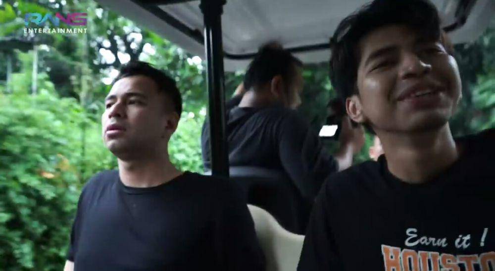 potret Dimas Ahmad dan mobilnya setelah kecelakaan (dok. youtube.com/Rans Entertainment)