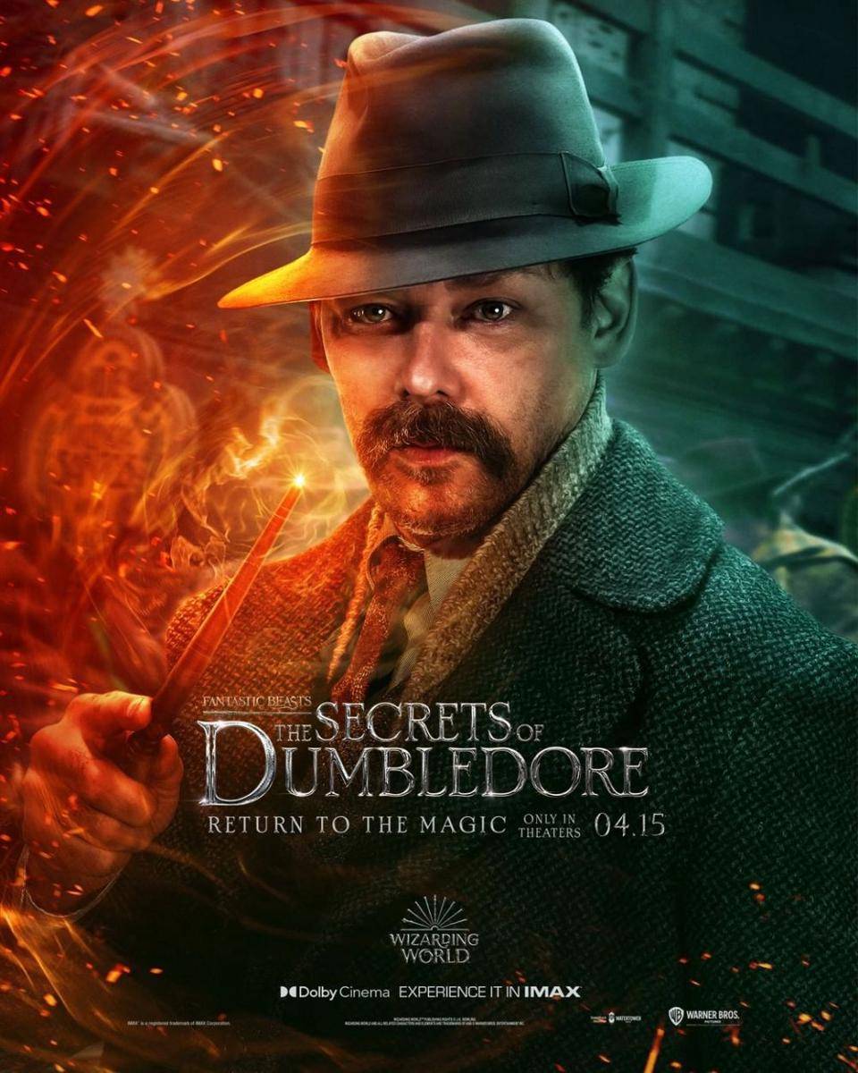 Richard Coyle sebagai Aberforth Dumbledore di Fantastic Beasts: The Secrets of Dumbledore. (dok. Fantastic Beasts)