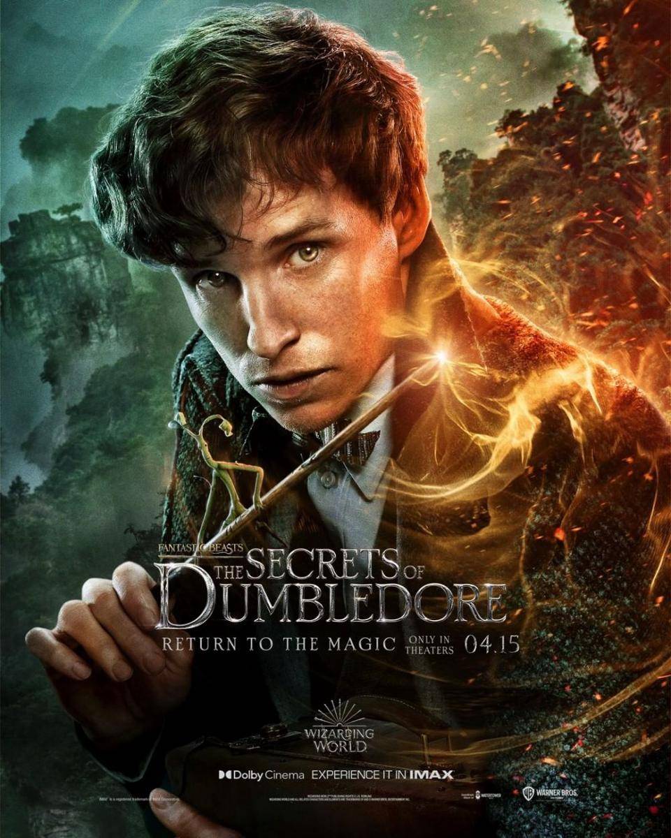 Eddie Redmayne sebagai Newt Scamander di Fantastic Beasts: The Secrets of Dumbledore. (dok. Fantastic Beasts)